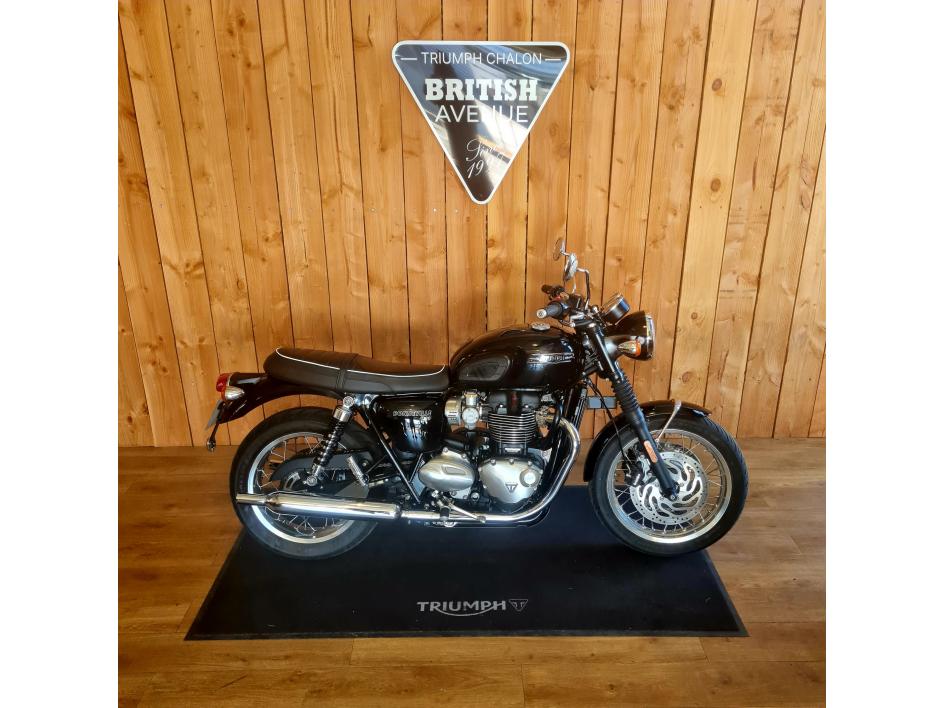 TRIUMPH Bonneville T120 Black