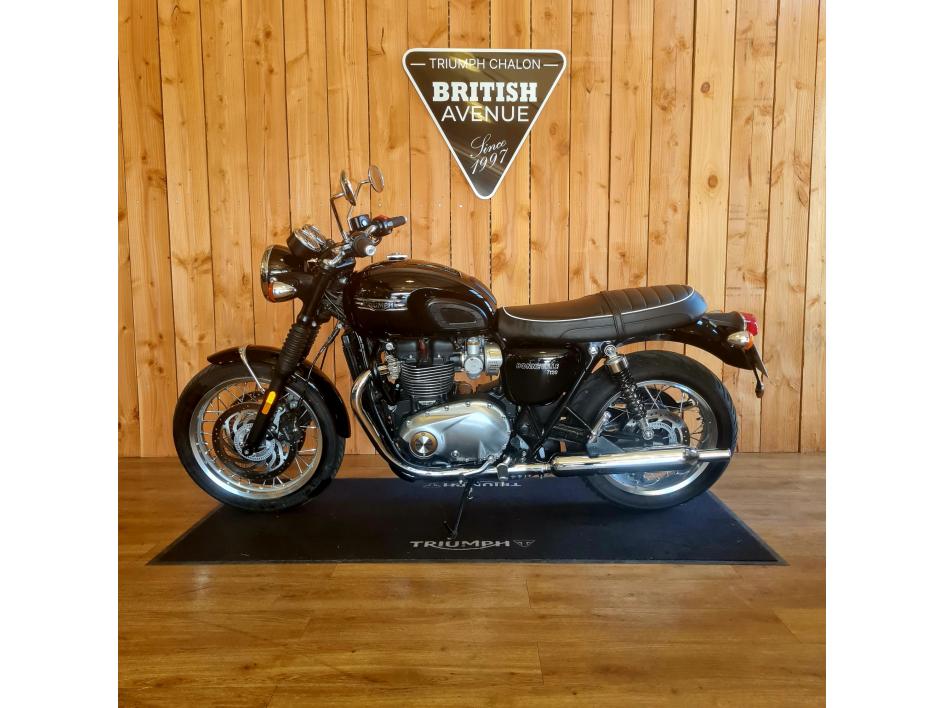 TRIUMPH Bonneville T120 Black