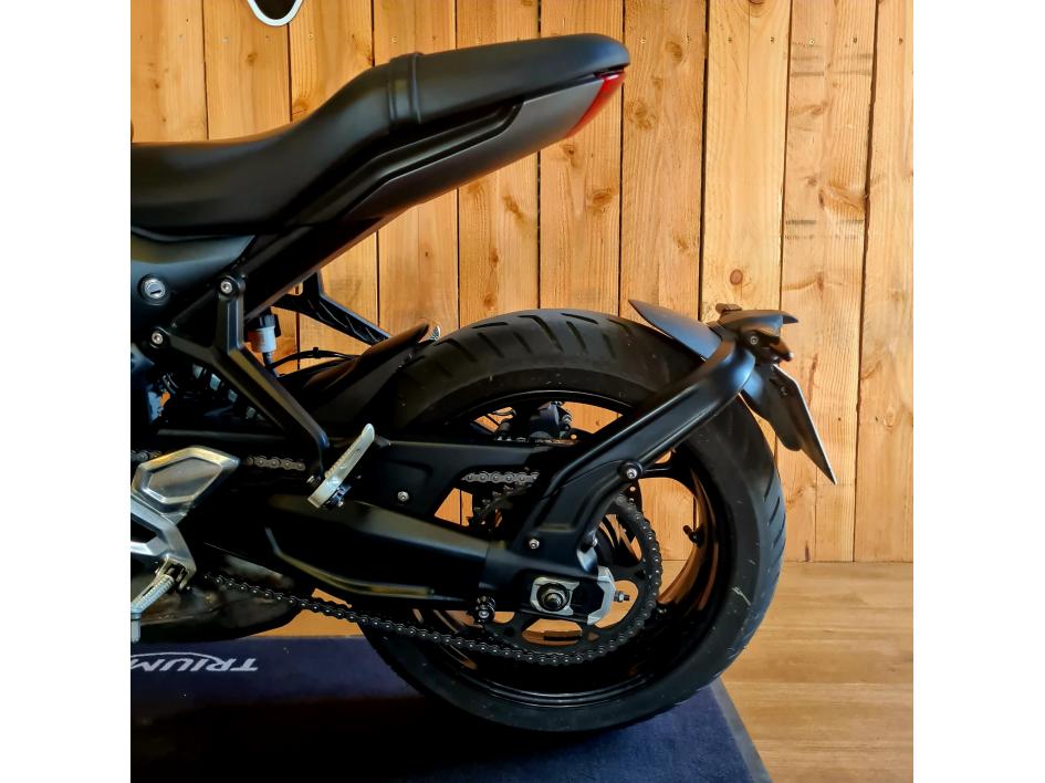 TRIUMPH TRIDENT 660 (A2)