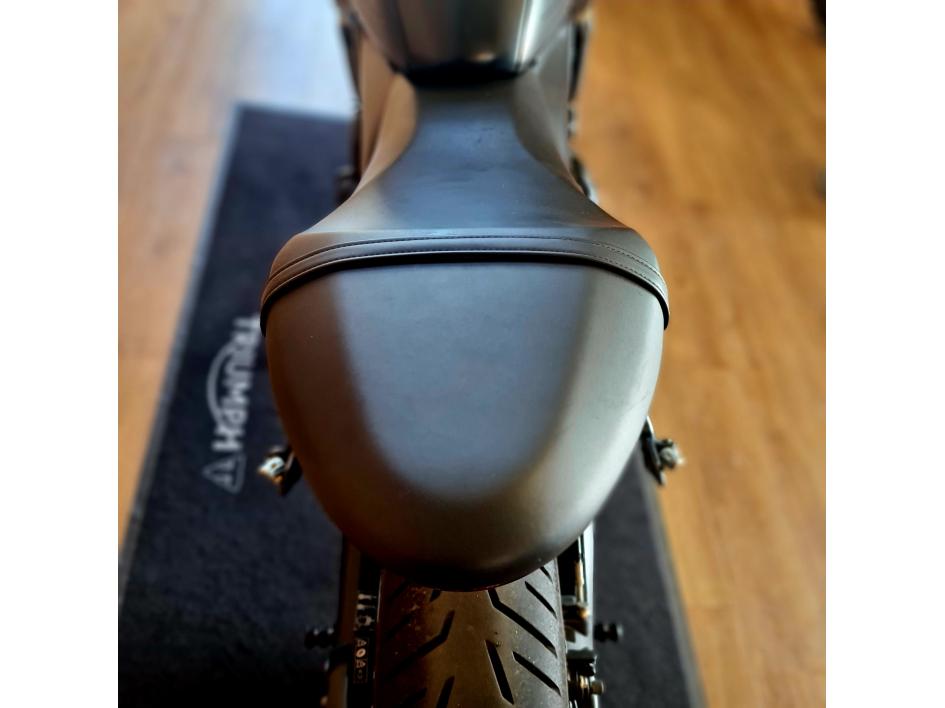 TRIUMPH TRIDENT 660 (A2)