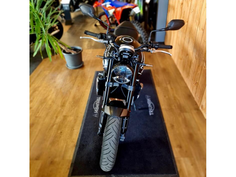 TRIUMPH TRIDENT 660 (A2)