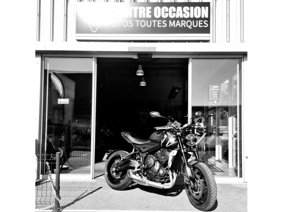 TRIUMPH TRIDENT 660 (A2)