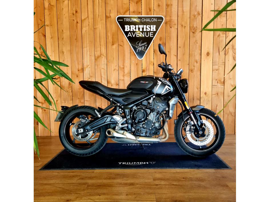 TRIUMPH TRIDENT 660 (A2)