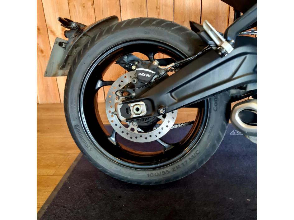 TRIUMPH TRIDENT 660 (A2)