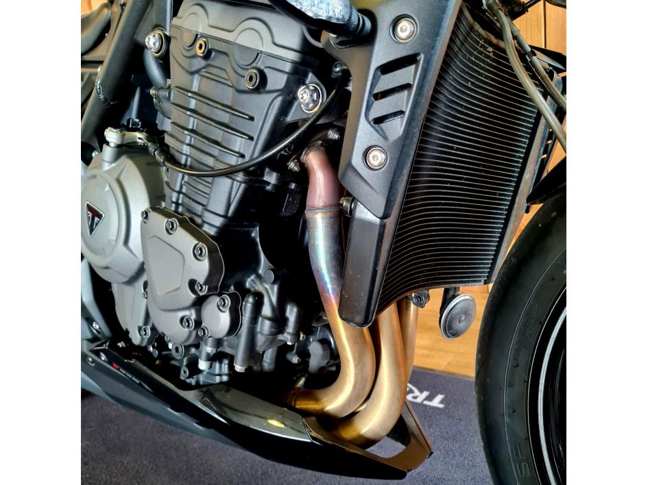 TRIUMPH SPEED TRIPLE 1200 RS