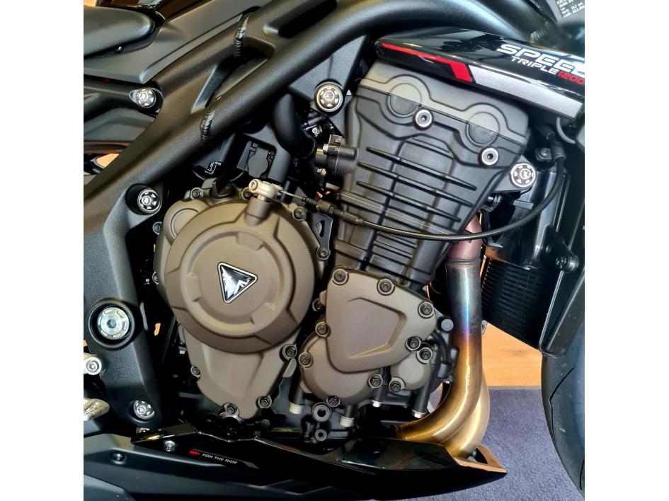 TRIUMPH SPEED TRIPLE 1200 RS