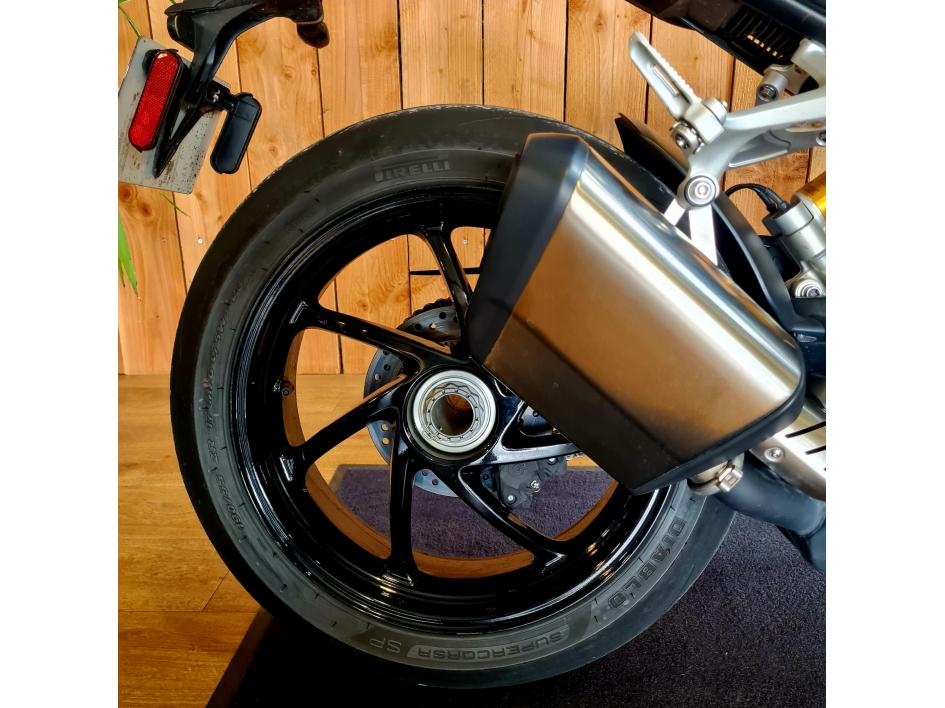 TRIUMPH SPEED TRIPLE 1200 RS