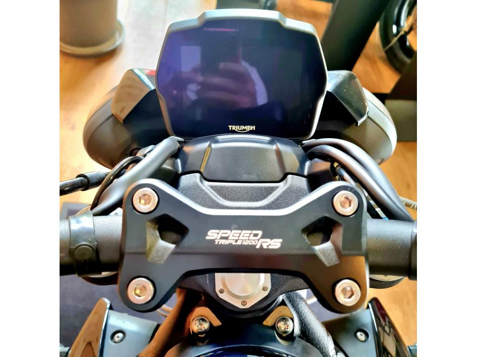 TRIUMPH SPEED TRIPLE 1200 RS