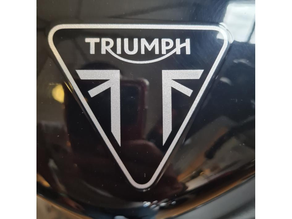 TRIUMPH SPEED TRIPLE 1200 RS