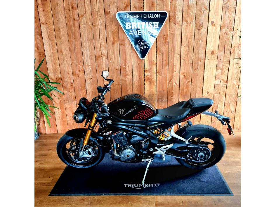 TRIUMPH SPEED TRIPLE 1200 RS
