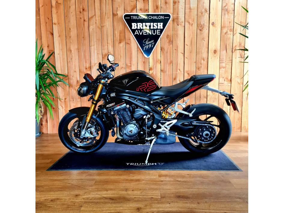 TRIUMPH SPEED TRIPLE 1200 RS