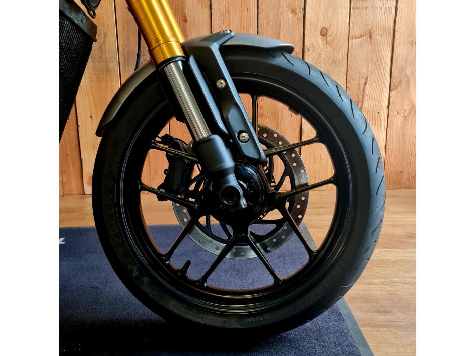 TRIUMPH SPEED 400