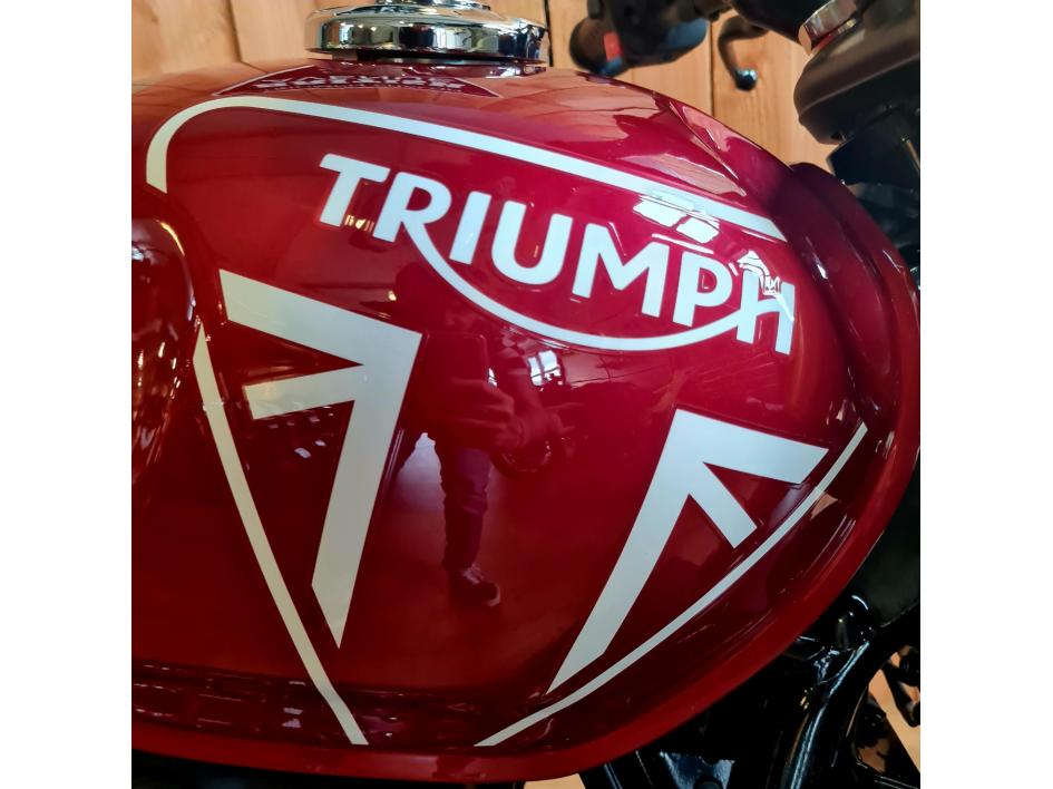 TRIUMPH SPEED 400