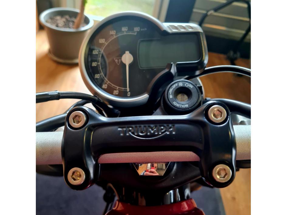 TRIUMPH SPEED 400