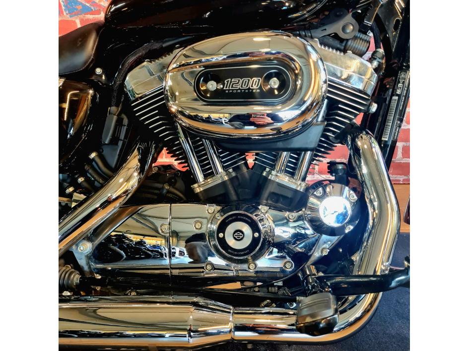 HARLEY-DAVIDSON SPORTSTER SUPERLOW 1200