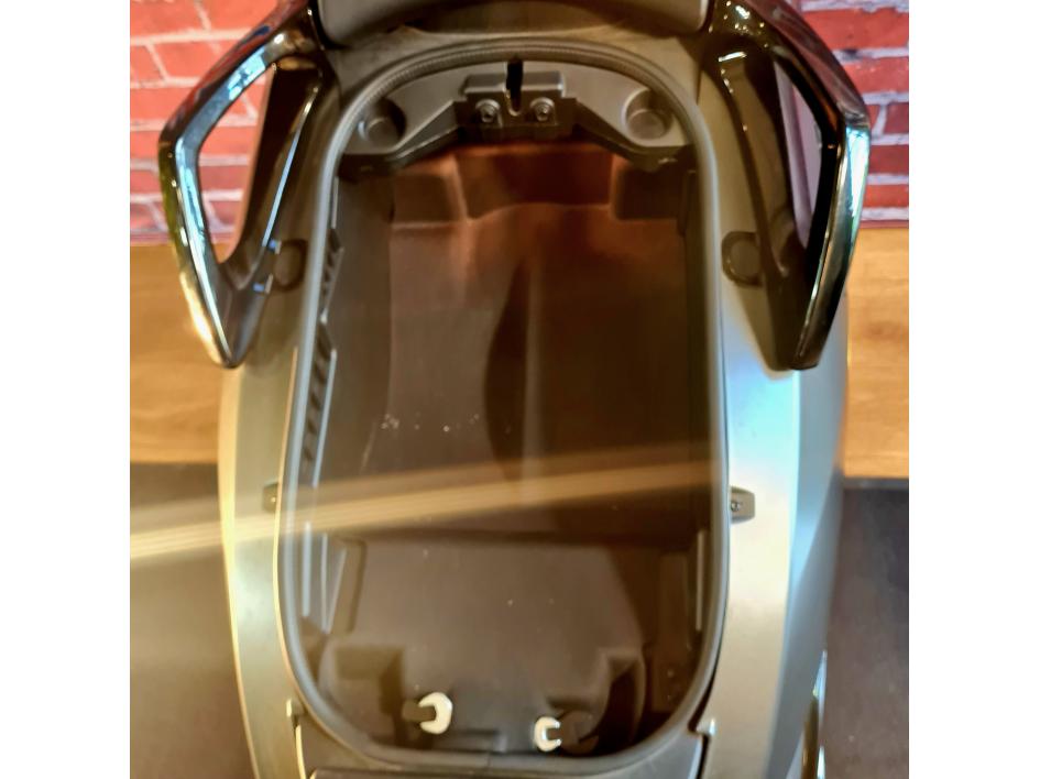 PEUGEOT METROPOLIS 400 GT