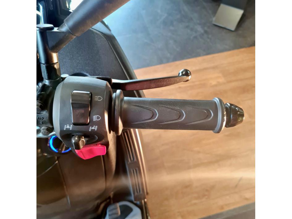 PEUGEOT METROPOLIS 400 GT