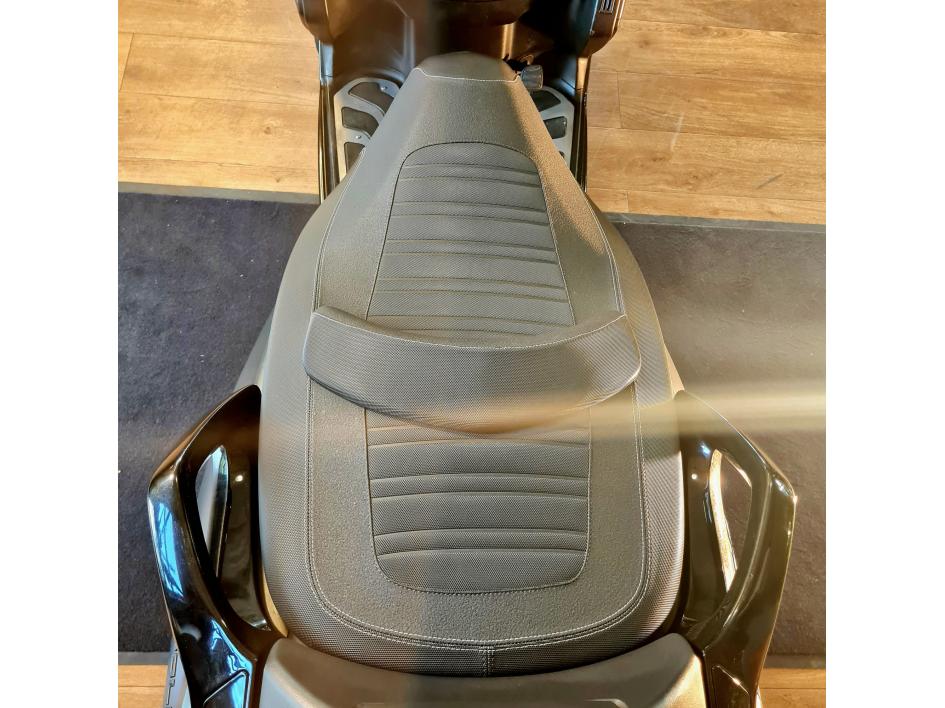 PEUGEOT METROPOLIS 400 GT