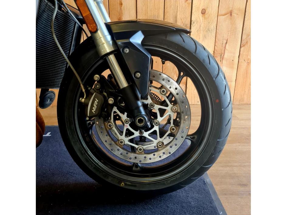 TRIUMPH STREET TRIPLE 765 S 