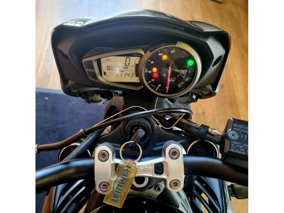 TRIUMPH STREET TRIPLE 765 S 
