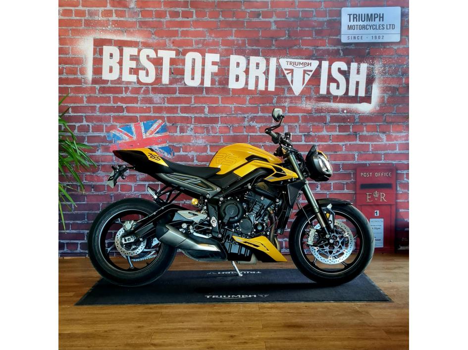 TRIUMPH STREET TRIPLE 765 RS