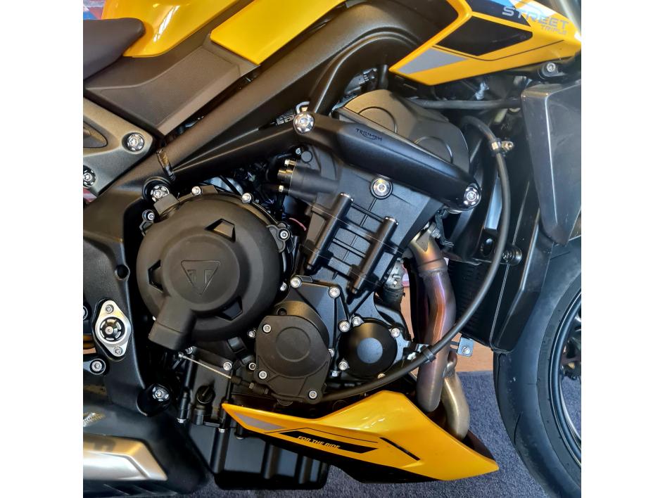 TRIUMPH STREET TRIPLE 765 RS