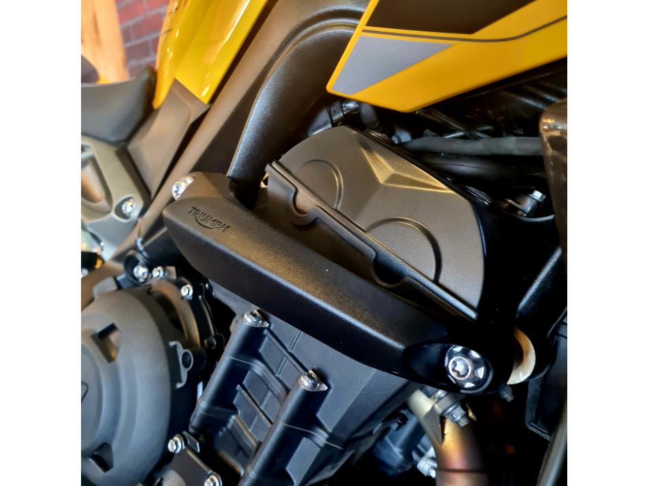 TRIUMPH STREET TRIPLE 765 RS