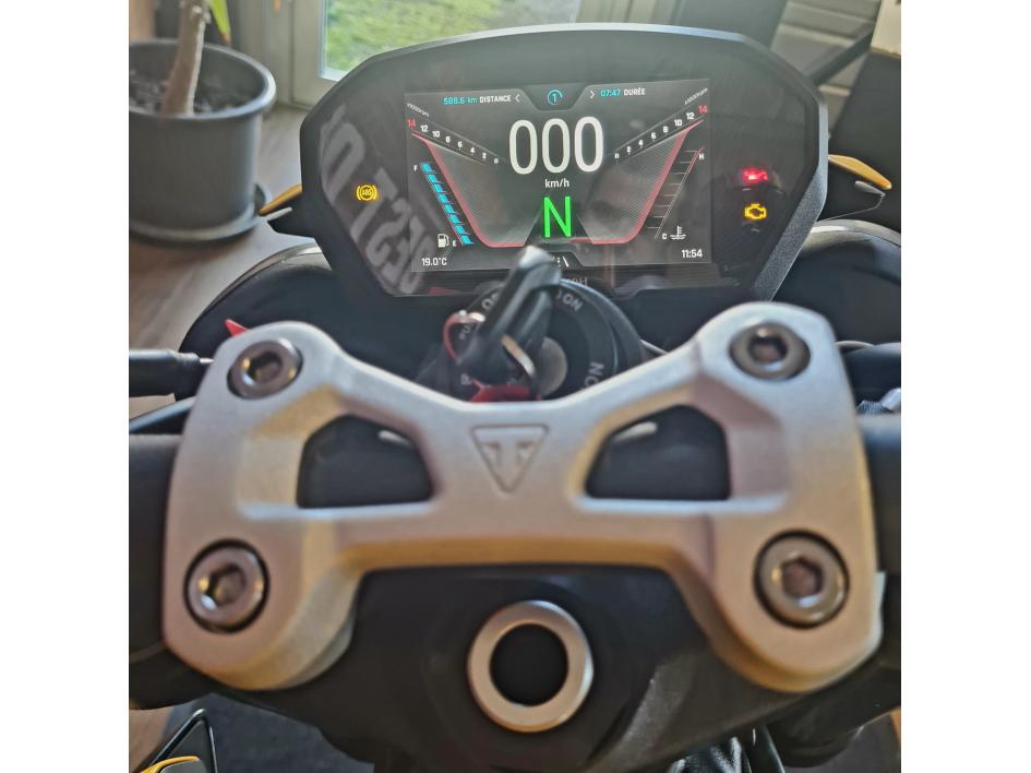 TRIUMPH STREET TRIPLE 765 RS