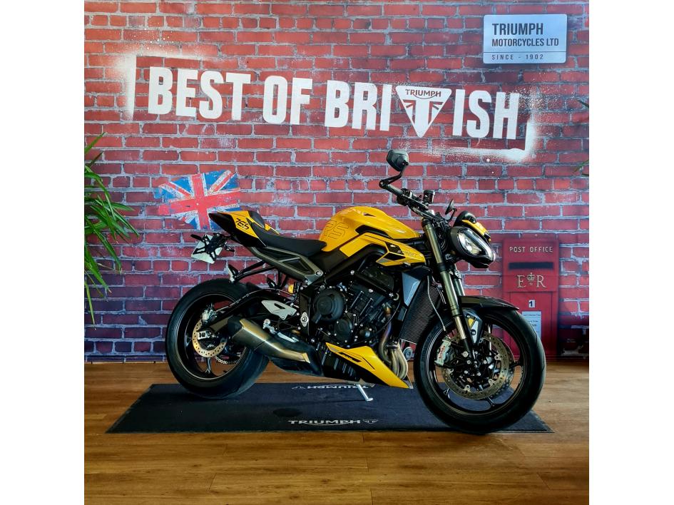 TRIUMPH STREET TRIPLE 765 RS