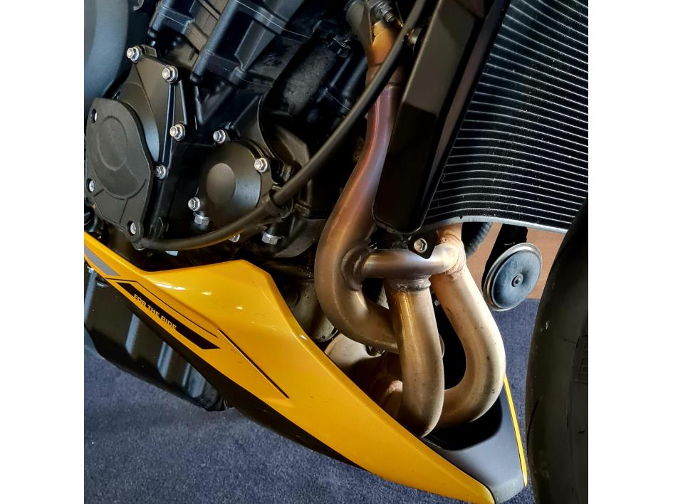 TRIUMPH STREET TRIPLE 765 RS