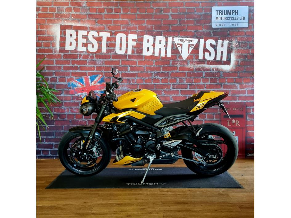 TRIUMPH STREET TRIPLE 765 RS