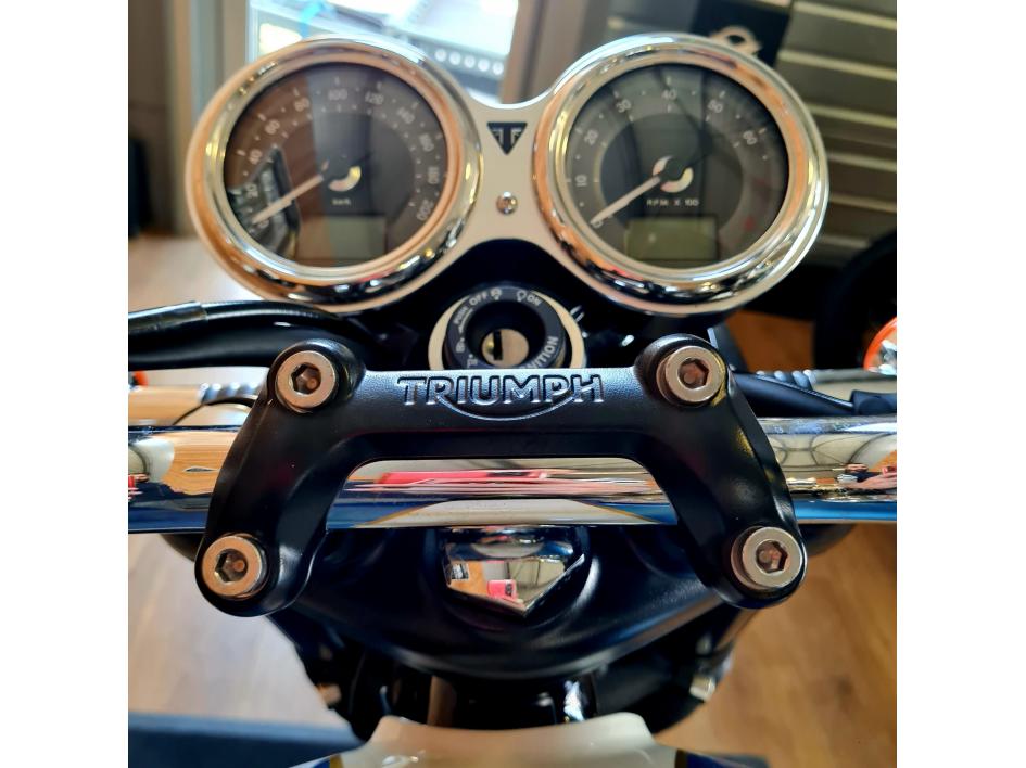 TRIUMPH BONNEVILLE T120