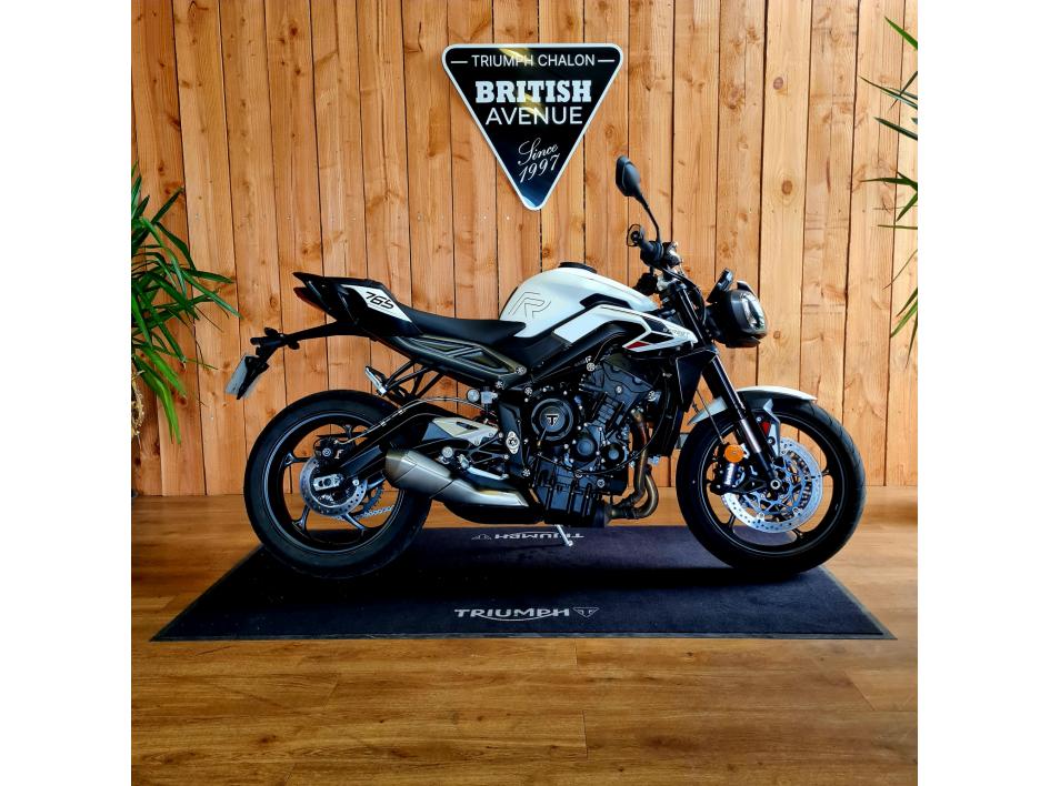 TRIUMPH STREET TRIPLE 765 R