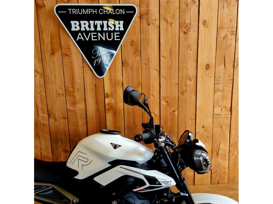 TRIUMPH STREET TRIPLE 765 R