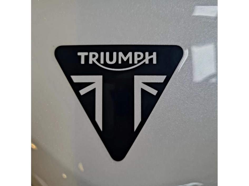TRIUMPH STREET TRIPLE 765 R