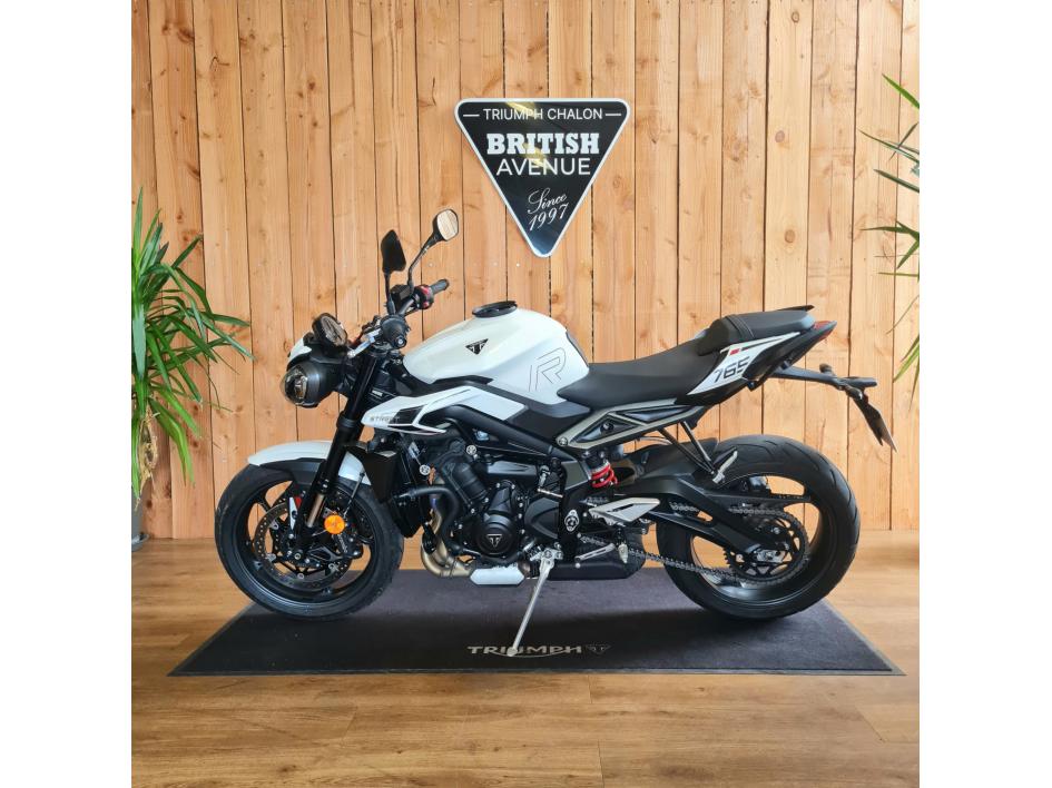 TRIUMPH STREET TRIPLE 765 R
