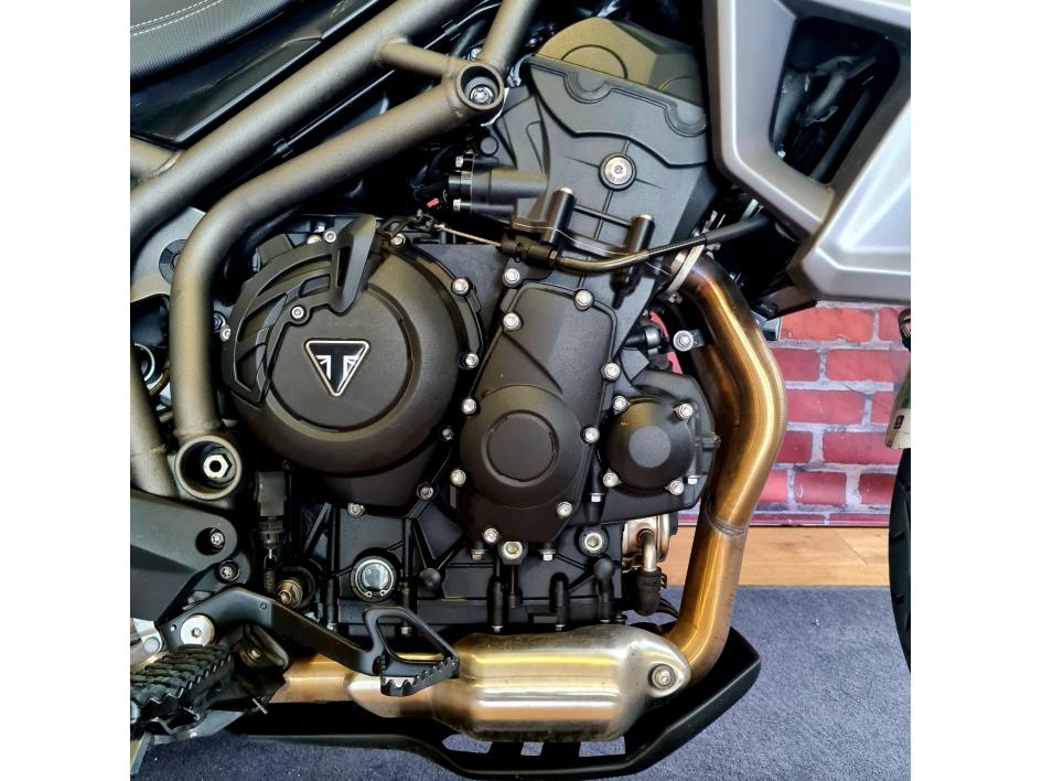 TRIUMPH TIGER 800 XRX