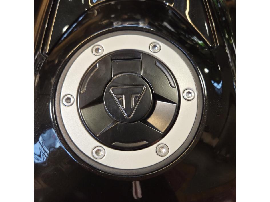 TRIUMPH STREET TRIPLE 765 RS