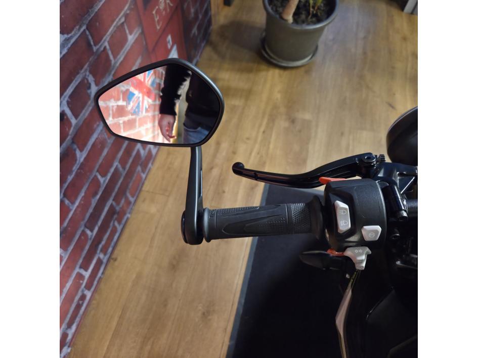 TRIUMPH STREET TRIPLE 765 RS