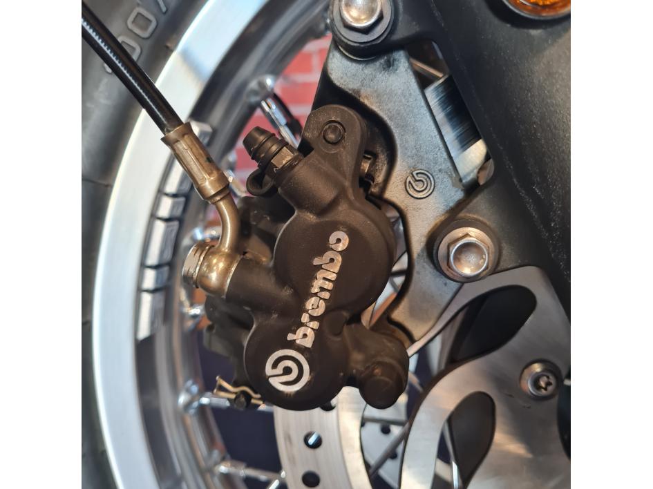 TRIUMPH BONNEVILLE T120