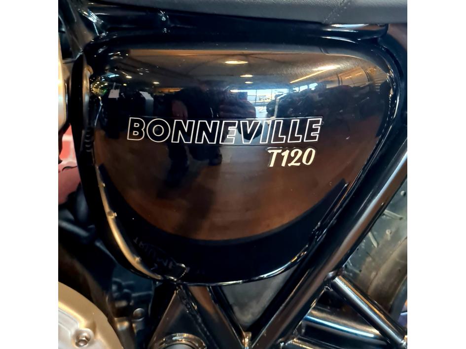 TRIUMPH BONNEVILLE T120