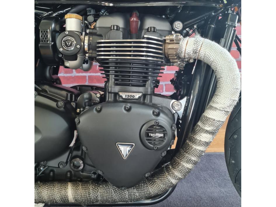 TRIUMPH THRUXTON 1200 RS