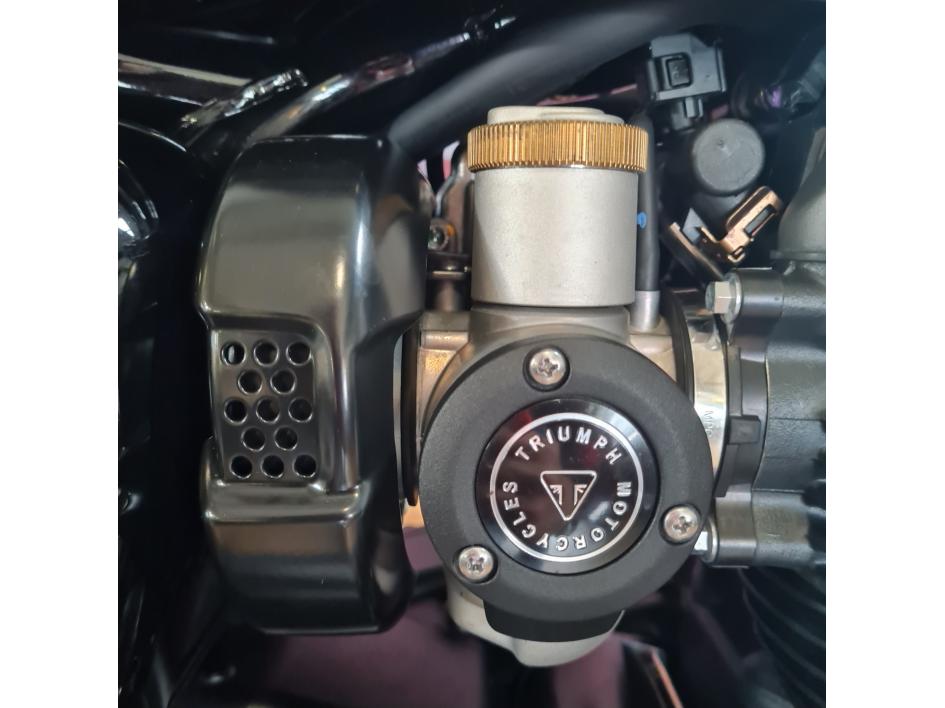 TRIUMPH THRUXTON 1200 RS