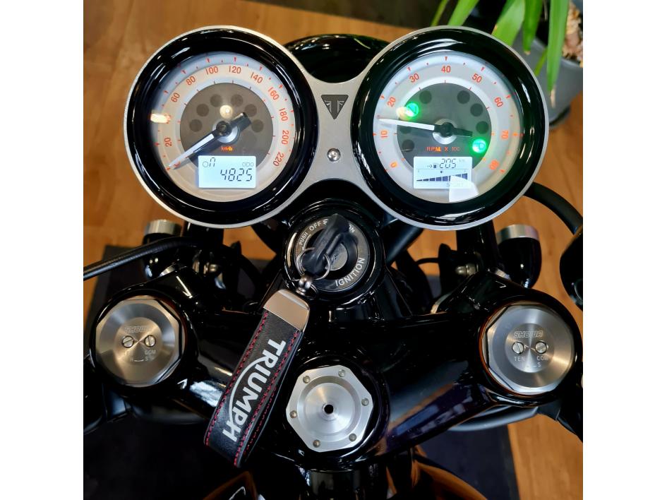 TRIUMPH THRUXTON 1200 RS