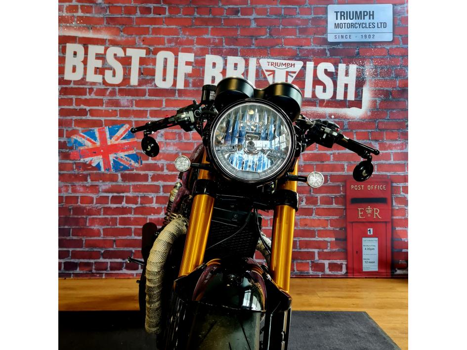 TRIUMPH THRUXTON 1200 RS