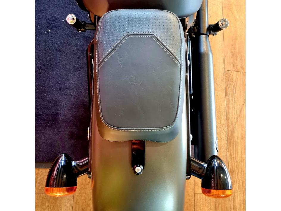 HARLEY-DAVIDSON SOFTAIL STREET BOB 1745