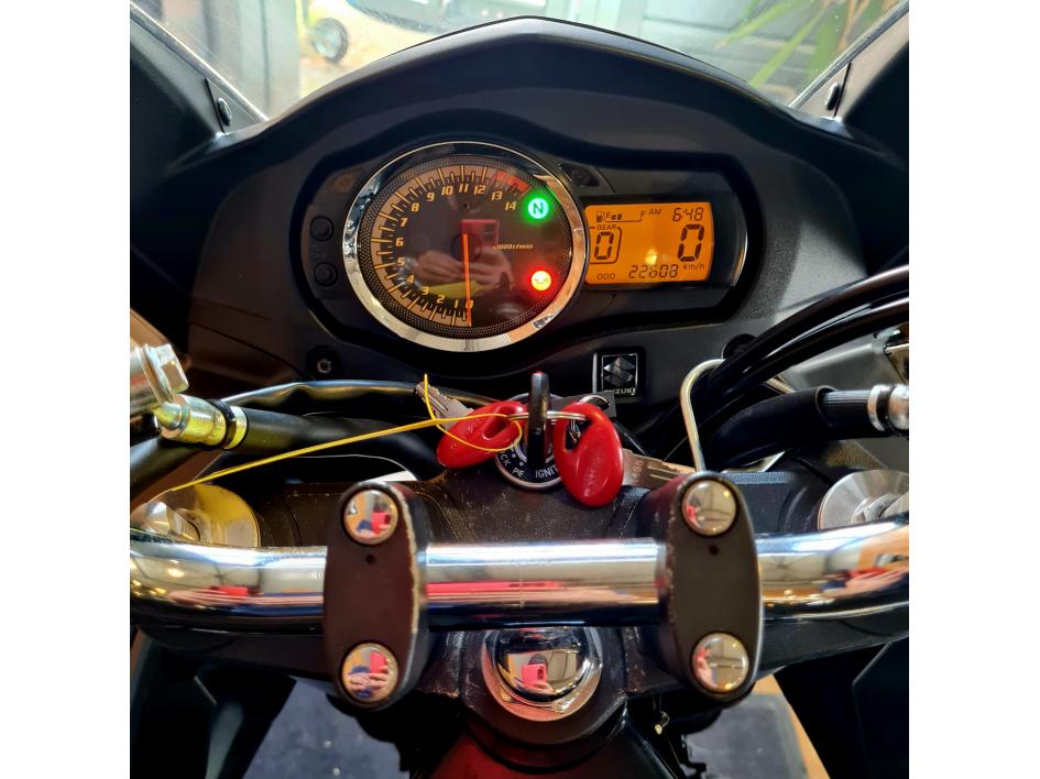SUZUKI GSF 650 SU BANDIT