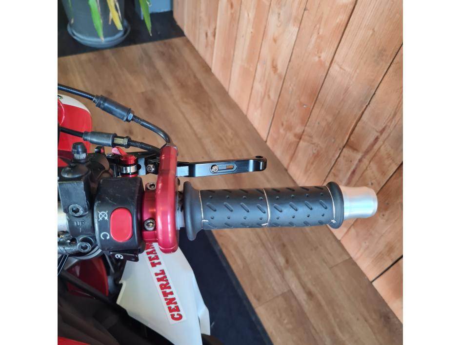 TRIUMPH STREET TRIPLE 675 R (RSV)