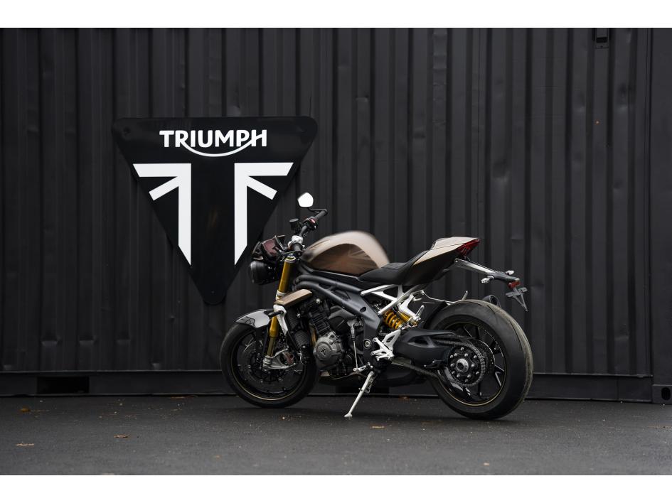 SPEED TRIPLE 1200 RS by BRITISH AVENUE