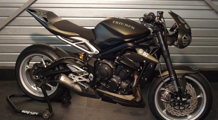 STREET TRIPLE RS ARMY